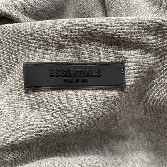 ESSENTIALS FEAR OF GOD DARK OATMEAL PULLOVER HOODIE SMALL - Picture 5 of 6